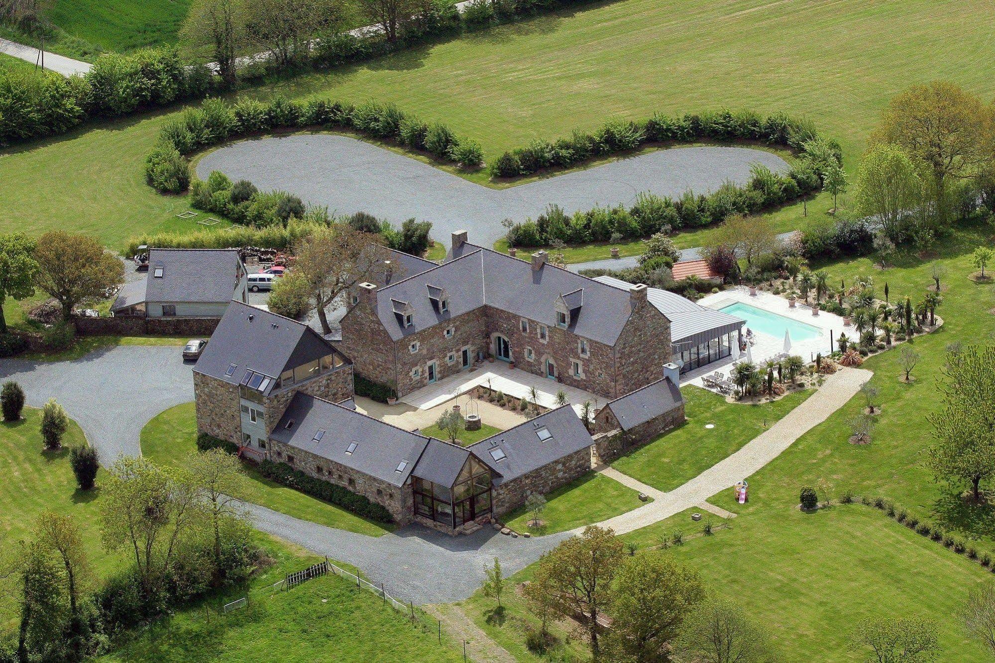 Hotel Domaine De Kermodest Quemper-Guézennec Exteriér fotografie